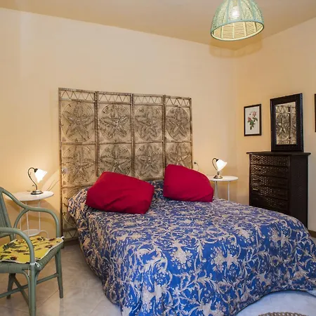 Apartment In Sibillini With Pool & Solarium, Cleaning Included Vakantiehuis