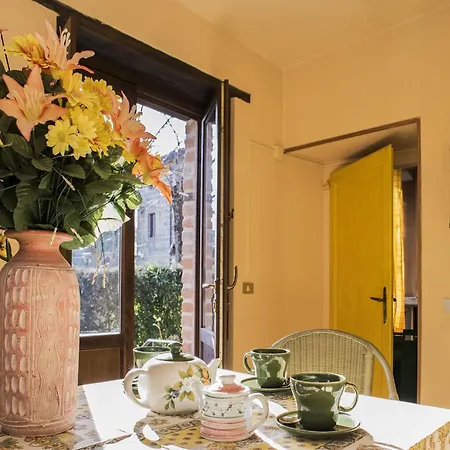 Apartment In Sibillini With Pool & Solarium, Cleaning Included Amandola