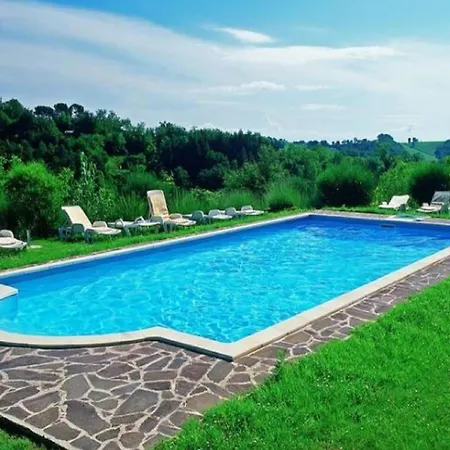 Apartment In Sibillini With Pool & Solarium, Cleaning Included Vakantiehuis
